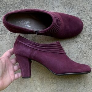 Aerosoles heelrest suede cranberry heeled ankle boots size 10